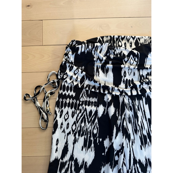 Maria Gabrielle Black & White Ikat Palazzo Pants – Stretch Swim Cover-Up, Folded - Picture 3 of 9
